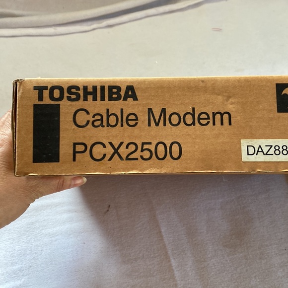 TOSHIBA Cable Modem - Picture 2 of 6